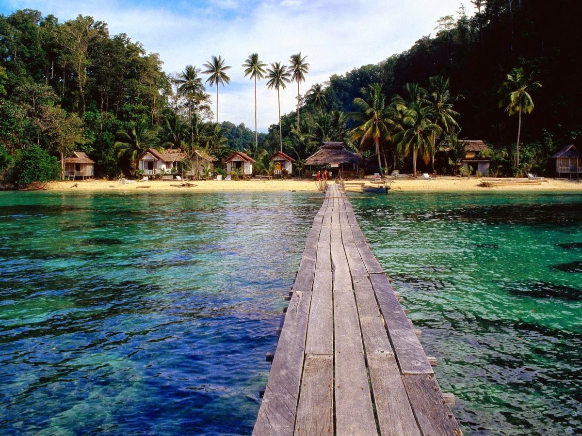 10 Pantai Paling Indah di Indonesia